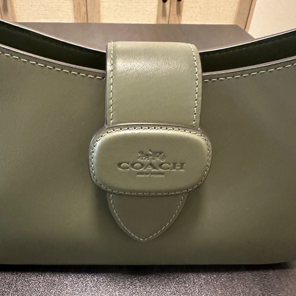 Coach Green Leather Shoulder Bag with Structured Design